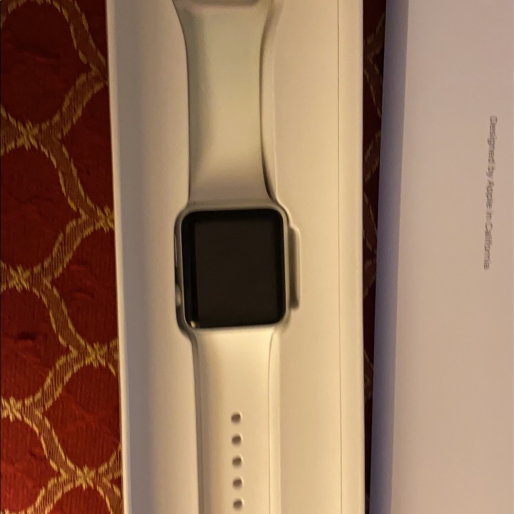 Apple Watch - Picture 2 of 4